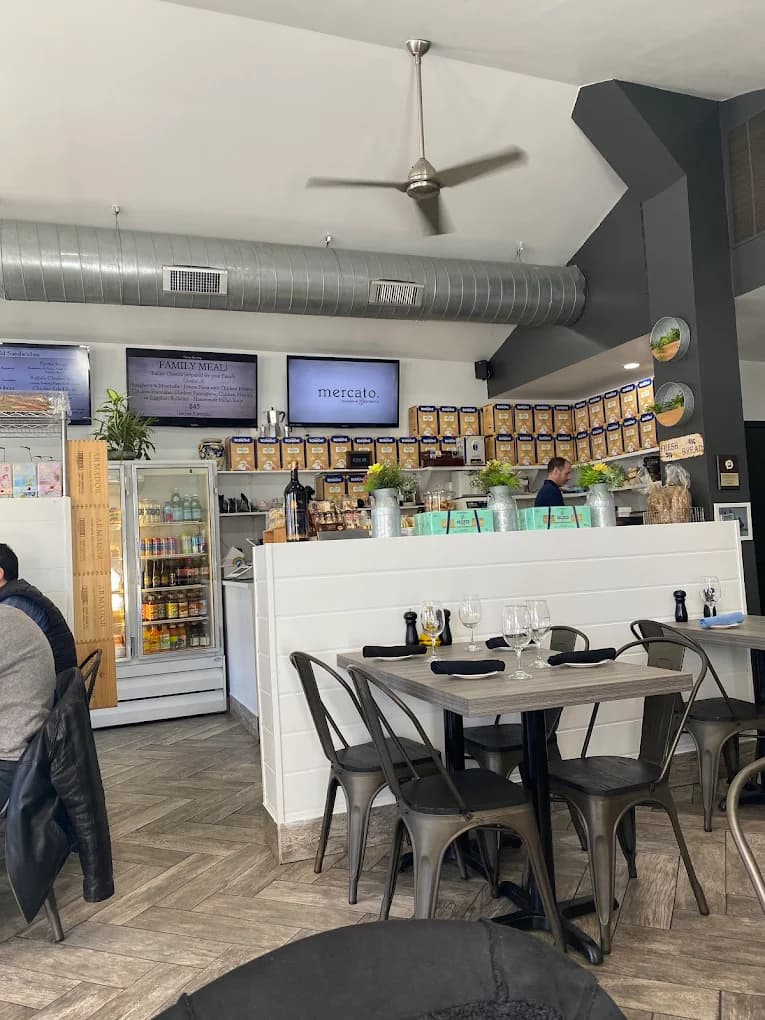 Mercato dining room main interior